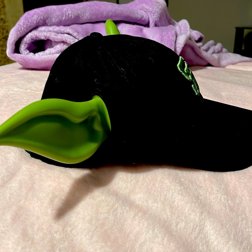 San Francisco SF Giants 2024 Star Wars Day Yoda Hat 8/11/24 - Picture 3 of 3